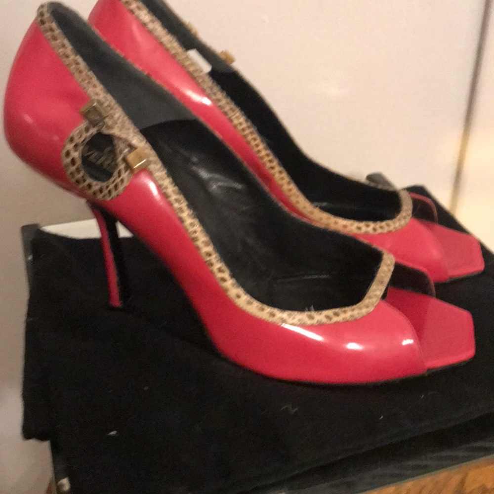 Gianni Versace pumps size 8